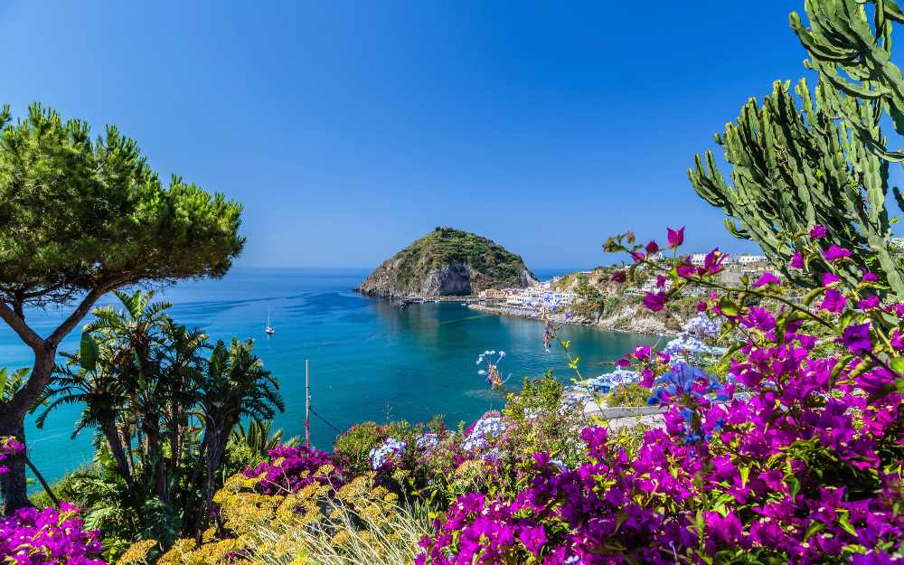 Ischia Magica: Tra Terme, Storia e Borghi Mozzafiato